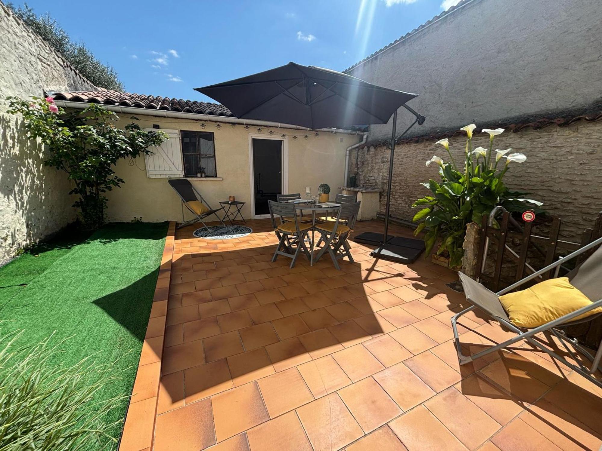 Charmante Maison Avec Cour Privative Cognac Exteriér fotografie